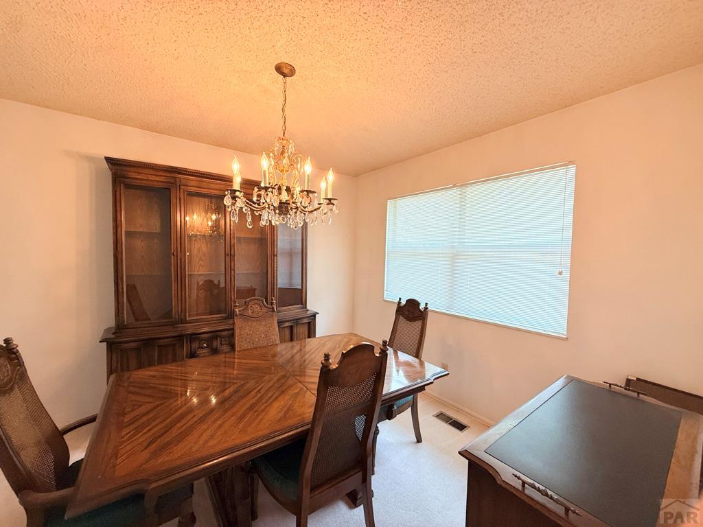 16 Oakbridge Dr - Photo 3