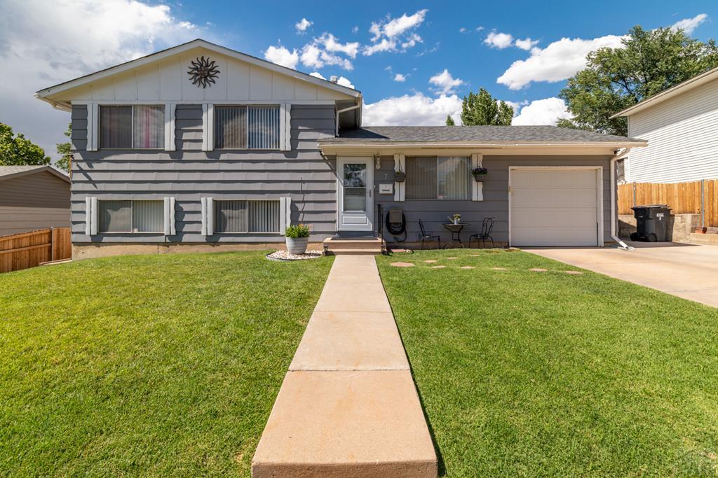 Photo 1 of 21 — 7 Bruce Lane, Pueblo, CO 81001