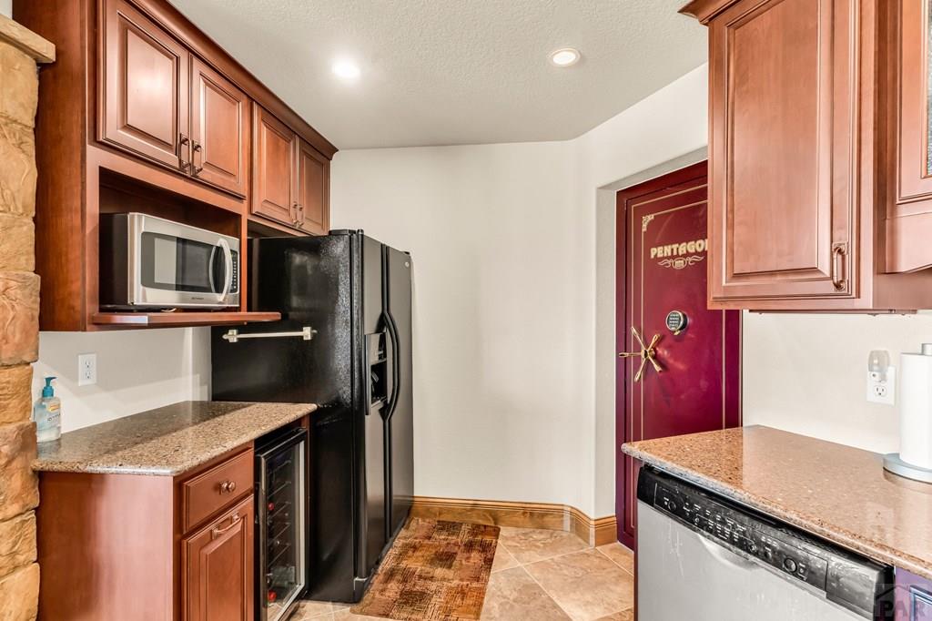 Pueblo, Colorado, 81001, United States, 4 Bedrooms Bedrooms, ,5 BathroomsBathrooms,Residential,Active,2038156