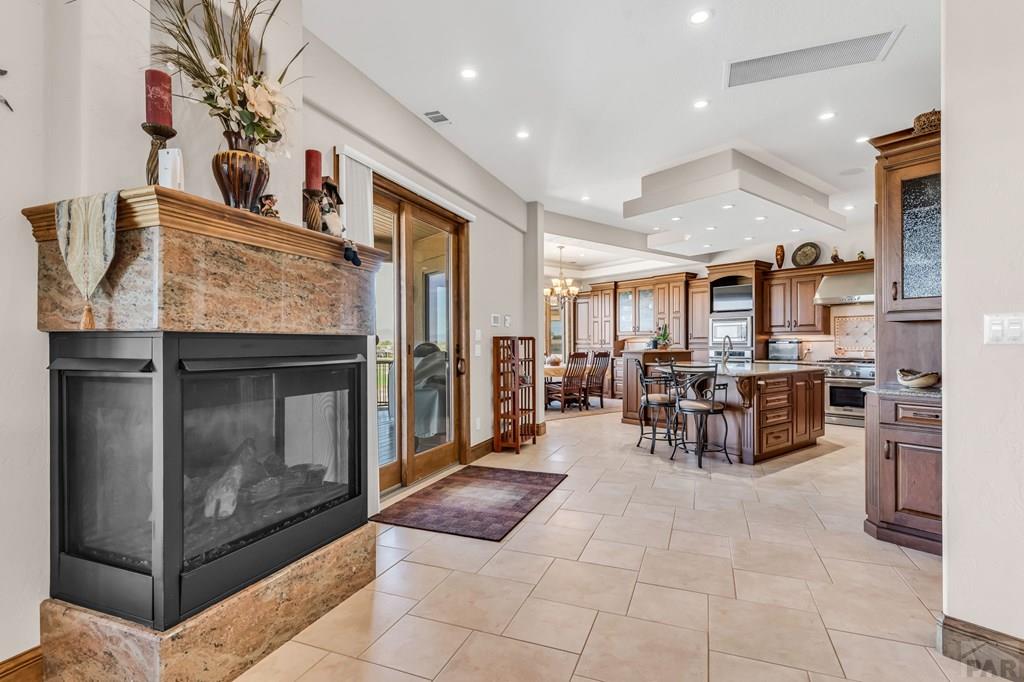 Pueblo, Colorado, 81001, United States, 4 Bedrooms Bedrooms, ,5 BathroomsBathrooms,Residential,Active,2038156