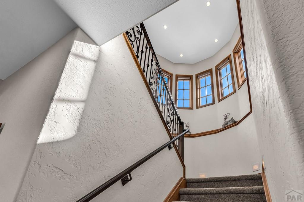 Pueblo, Colorado, 81001, United States, 4 Bedrooms Bedrooms, ,5 BathroomsBathrooms,Residential,Active,2038156
