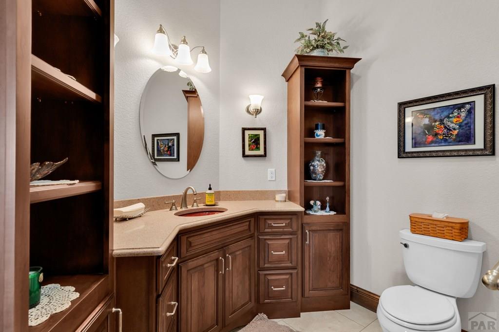 Pueblo, Colorado, 81001, United States, 4 Bedrooms Bedrooms, ,5 BathroomsBathrooms,Residential,Active,2038156