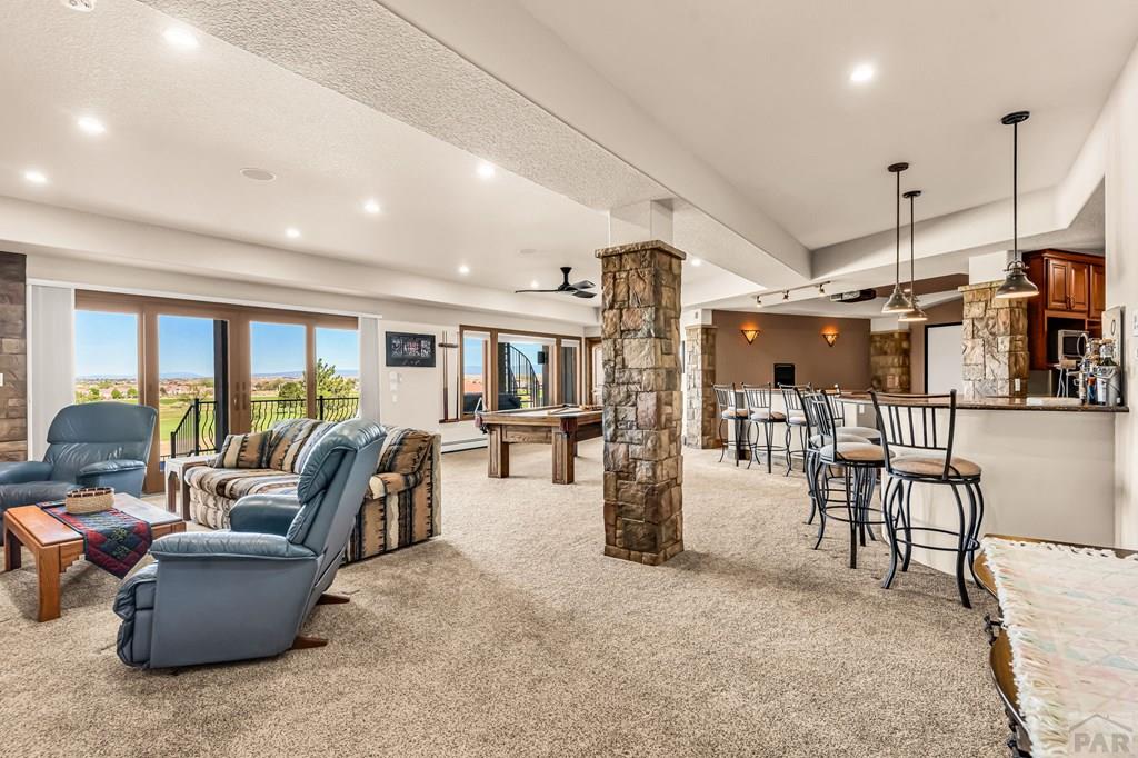 Pueblo, Colorado, 81001, United States, 4 Bedrooms Bedrooms, ,5 BathroomsBathrooms,Residential,Active,2038156