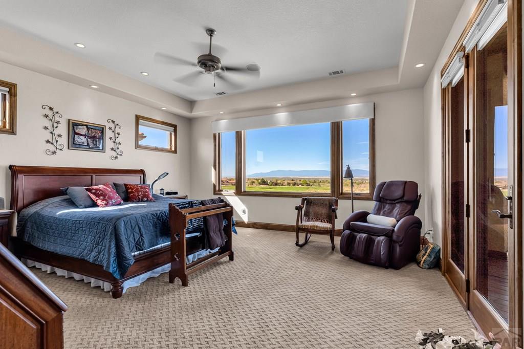 Pueblo, Colorado, 81001, United States, 4 Bedrooms Bedrooms, ,5 BathroomsBathrooms,Residential,Active,2038156