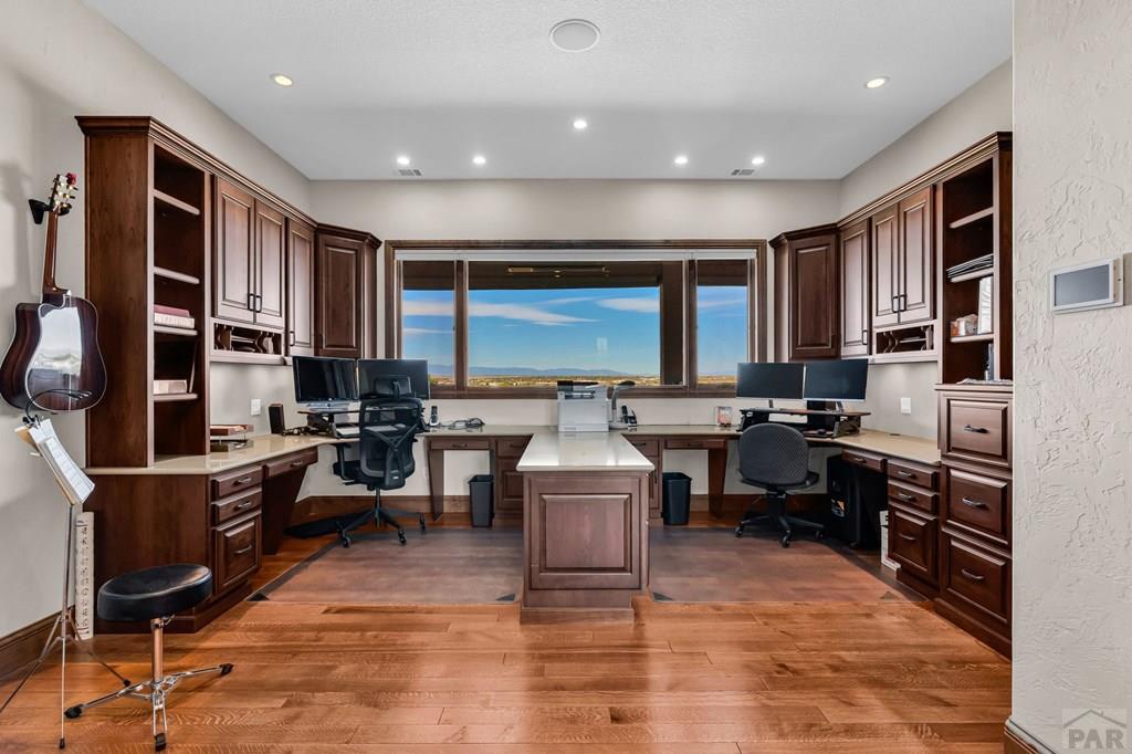 Pueblo, Colorado, 81001, United States, 4 Bedrooms Bedrooms, ,5 BathroomsBathrooms,Residential,Active,2038156