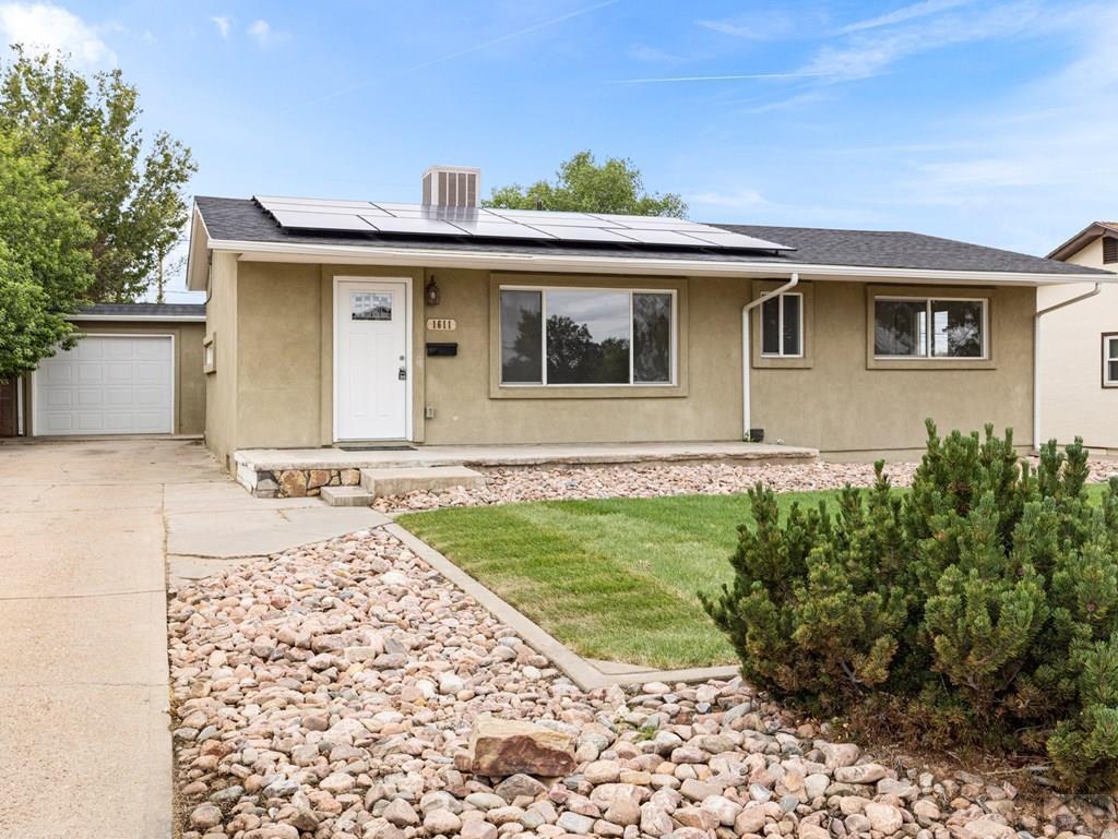 Photo 1 of 24 — 1611 Englewood Dr, Pueblo, CO 81005