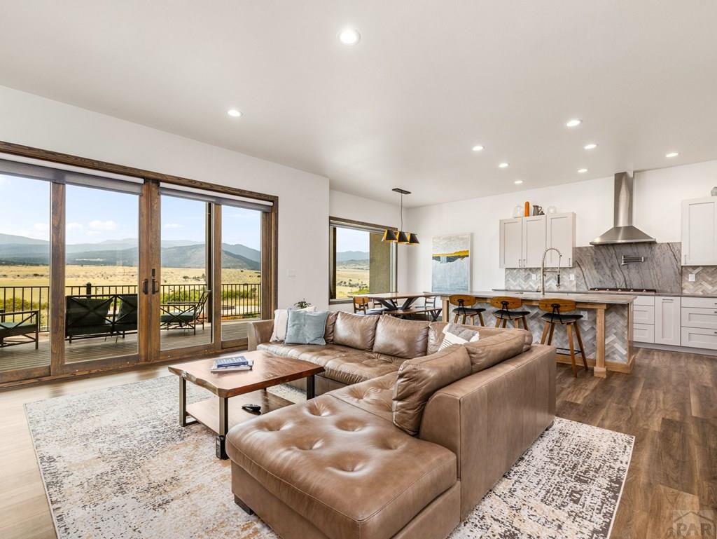 Beulah, Colorado, 81023, United States, 5 Bedrooms Bedrooms, ,5 BathroomsBathrooms,Residential,Active,2007123