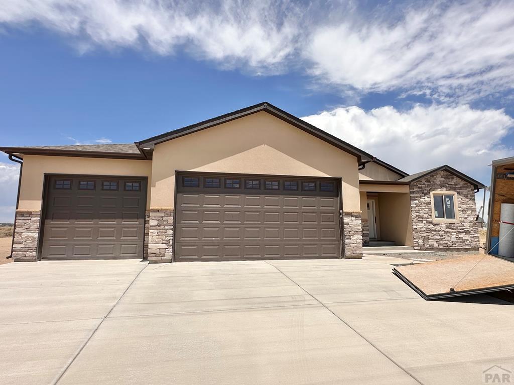 Photo 1 of 19 — 675 E Heron Dr, Pueblo West, CO 81007