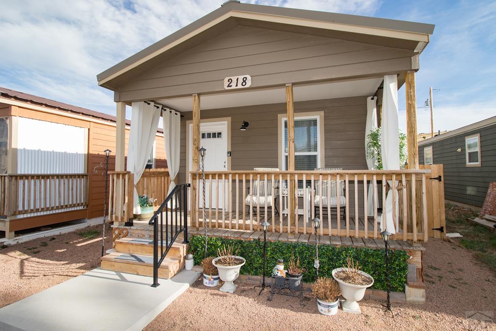 Photo 1 of 21 — 218 W Thurlow Ave, Cripple Creek, CO 80813