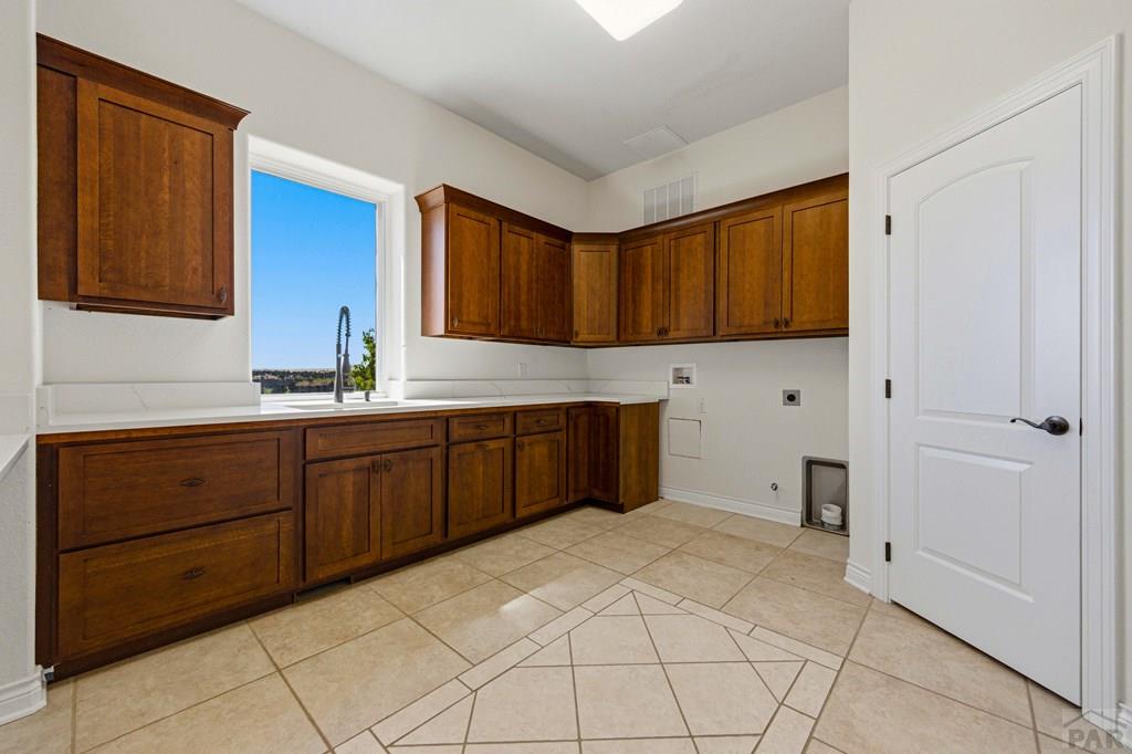 Pueblo, Colorado, 81004, United States, 7 Bedrooms Bedrooms, ,6 BathroomsBathrooms,Residential,Active,2043790