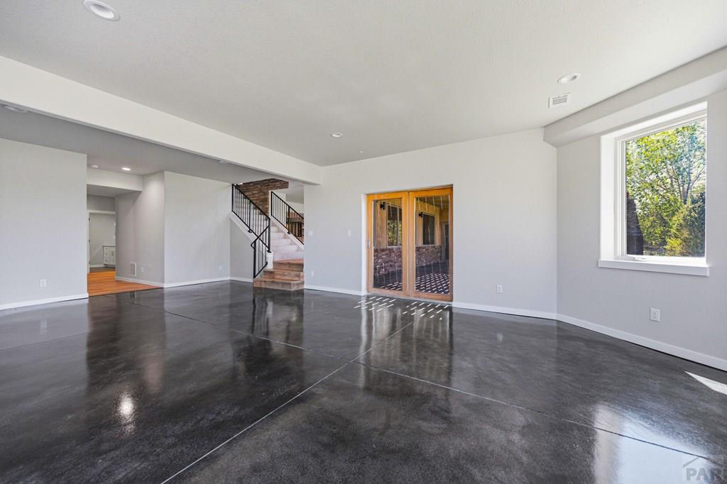 Pueblo, Colorado, 81004, United States, 7 Bedrooms Bedrooms, ,6 BathroomsBathrooms,Residential,Active,2043790