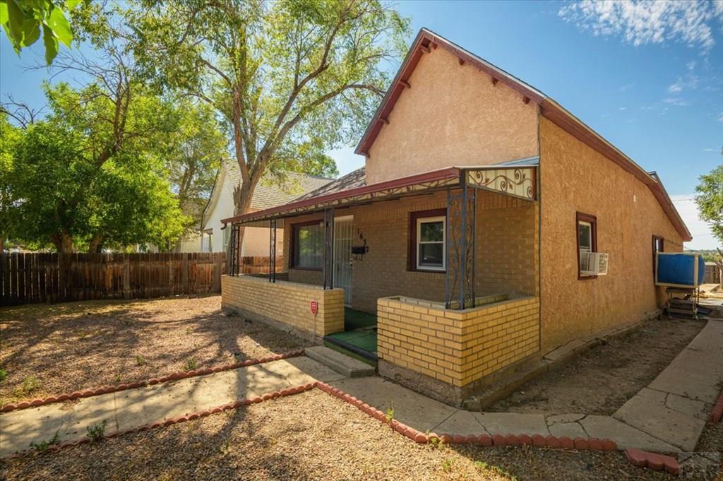 1632 W 17th St - Photo 3