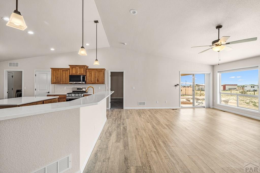 598 Chaunsey Dr - Photo 3