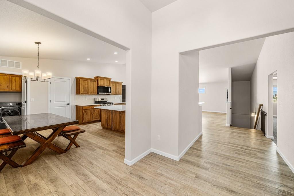 598 Chaunsey Dr - Photo 2