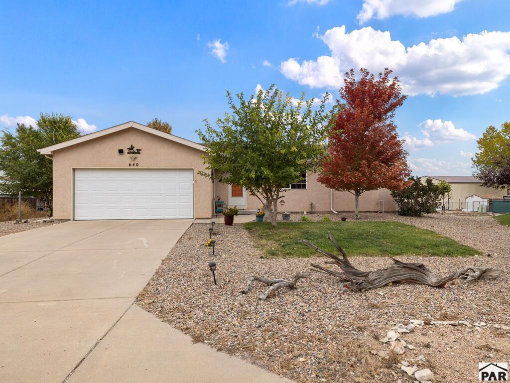 640 E Inca Court - Photo 2