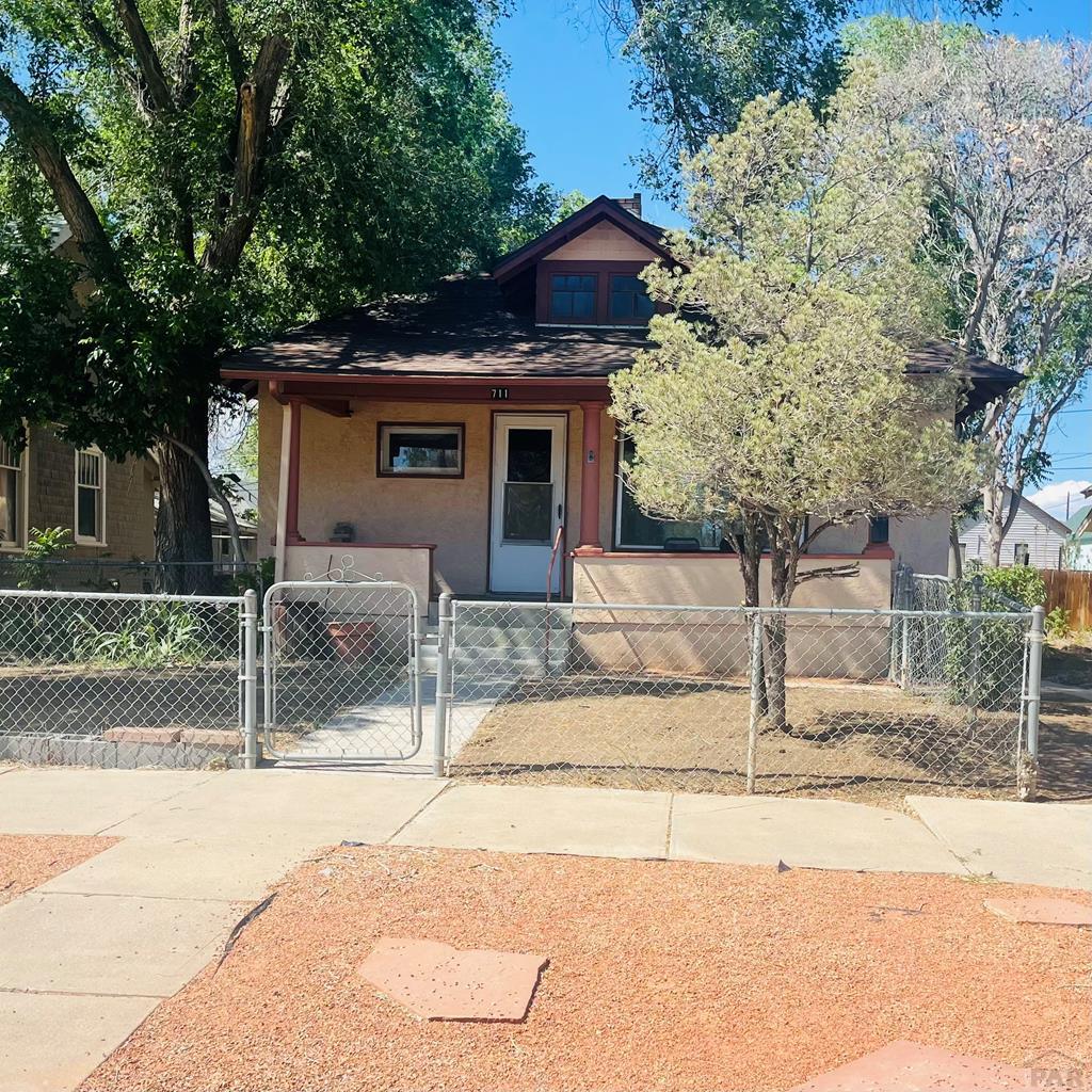 Photo 1 of 18 — 711 E 6th St, Pueblo, CO 81001