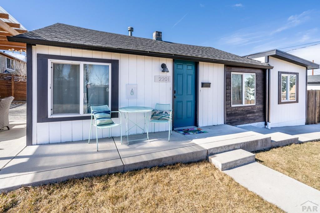 Photo 1 of 25 — 2201 W Warren Ave, Englewood, CO 80110