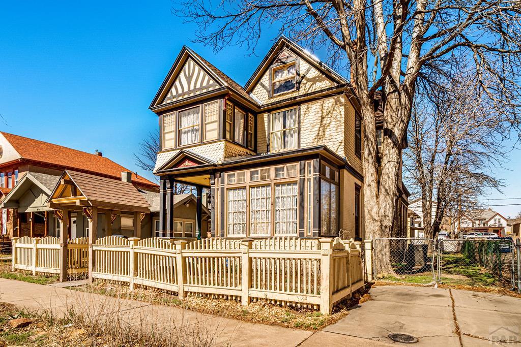 Photo 1 of 40 — 417 W 11th St, Pueblo, CO 81003