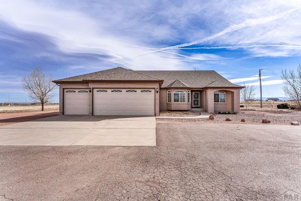 1408 E KIVA DR, PUEBLO, CO 81007 - Image f2fc867285a03bafa1b1f9f96efae64e/2770383272