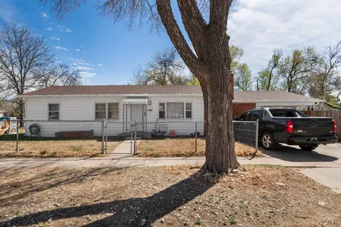 1220 10th St, Canon City, CO 81212 - MLS#: 230971