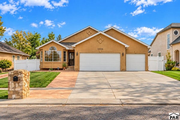 3326 ALTURAS DR, PUEBLO, CO 81005 - Image f90e5f2e7e87bb66dd86d9edd2431aa3/2224827554