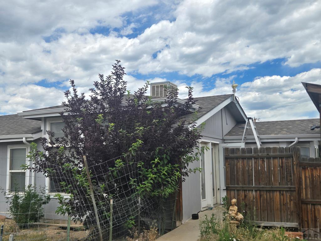 Photo 1 of 34 — 1702 Willow St, Canon City, CO 81212