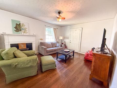 Tiny photo for 200 Warren Avenue, Lynchburg, VA 24501 (MLS # 365049)