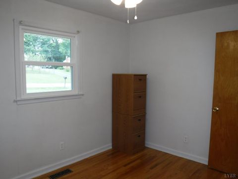 Tiny photo for 1027 Woodhaven Drive Dr, Bedford, VA 24523 (MLS # 362240)