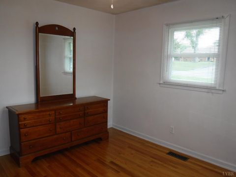 Tiny photo for 1027 Woodhaven Drive Dr, Bedford, VA 24523 (MLS # 362240)