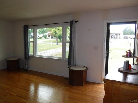 Tiny photo for 1027 Woodhaven Drive Dr, Bedford, VA 24523 (MLS # 362240)