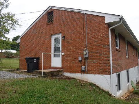 Tiny photo for 1027 Woodhaven Drive Dr, Bedford, VA 24523 (MLS # 362240)