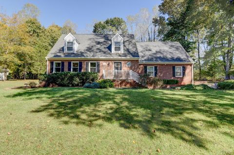 Photo of 1405 Pine Bluff Drive, Lynchburg, VA 24503 (MLS # 362634)