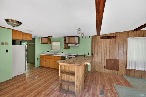 Tiny photo for 401 Railroad Lane, Pamplin, VA 23958 (MLS # 366644)