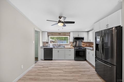 Tiny photo for 401 Railroad Lane, Pamplin, VA 23958 (MLS # 366644)