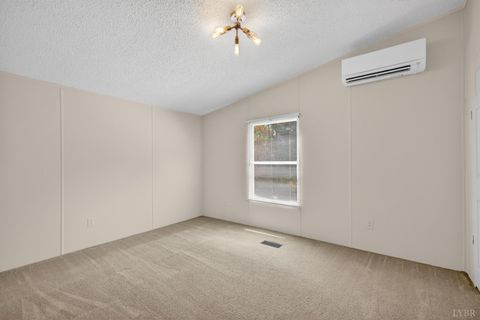 Tiny photo for 401 Railroad Lane, Pamplin, VA 23958 (MLS # 366644)