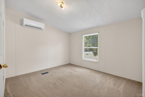 Tiny photo for 401 Railroad Lane, Pamplin, VA 23958 (MLS # 366644)