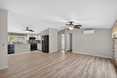 Tiny photo for 401 Railroad Lane, Pamplin, VA 23958 (MLS # 366644)