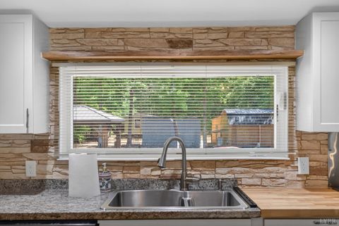 Tiny photo for 401 Railroad Lane, Pamplin, VA 23958 (MLS # 366644)