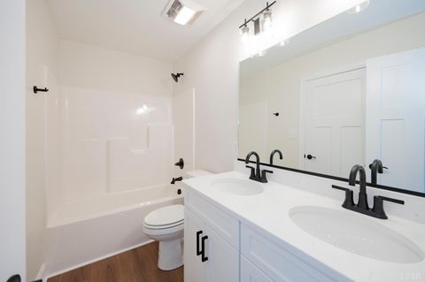 Tiny photo for 1100 Live Oak Court, Forest, VA 24551 (MLS # 364826)