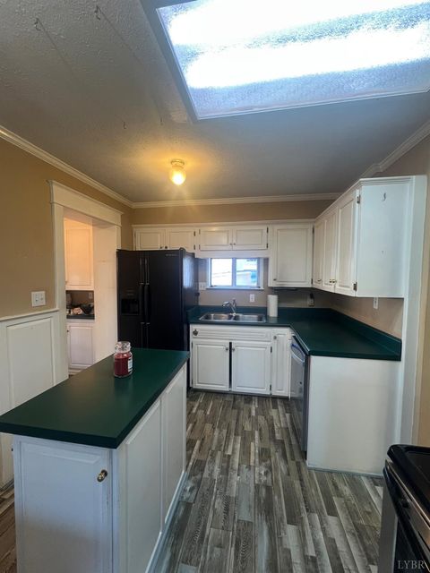 Tiny photo for 1405 Bedford Avenue, Altavista, VA 24517 (MLS # 364111)