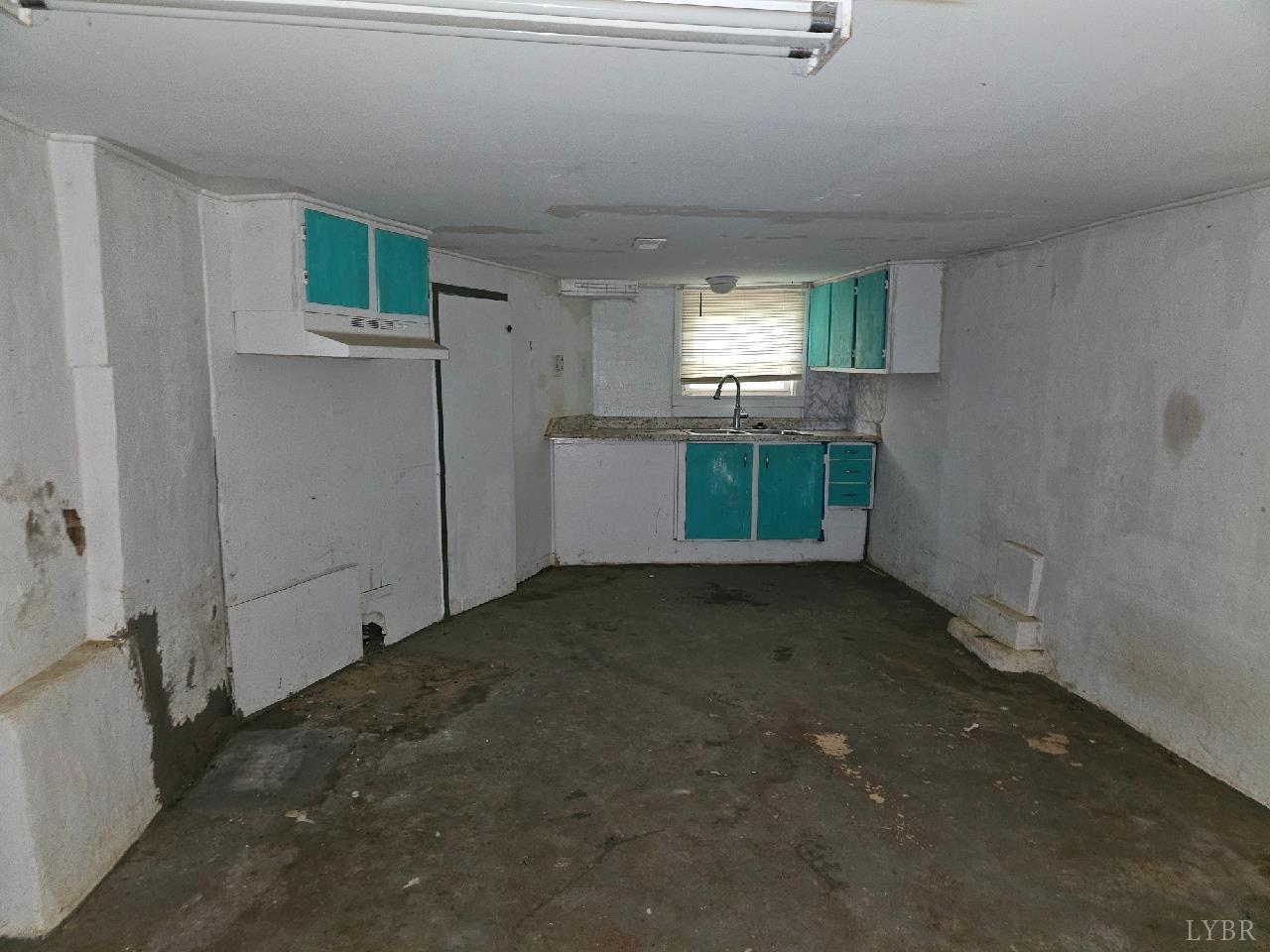 128 Brooke Street, Brookneal, Virginia image 9