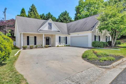 Photo of 207 Duncraig Drive DR, Lynchburg, VA 24502 (MLS # 366323)