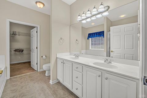 Tiny photo for 207 Duncraig Drive DR, Lynchburg, VA 24502 (MLS # 366323)
