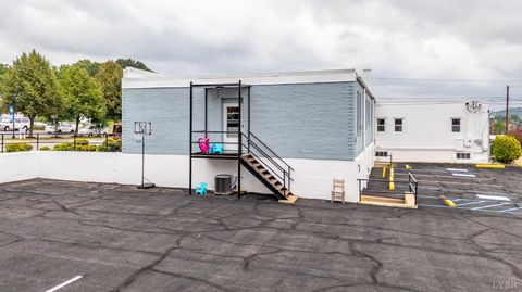 Tiny photo for 525 7th St St, Altavista, VA 24517 (MLS # 366700)