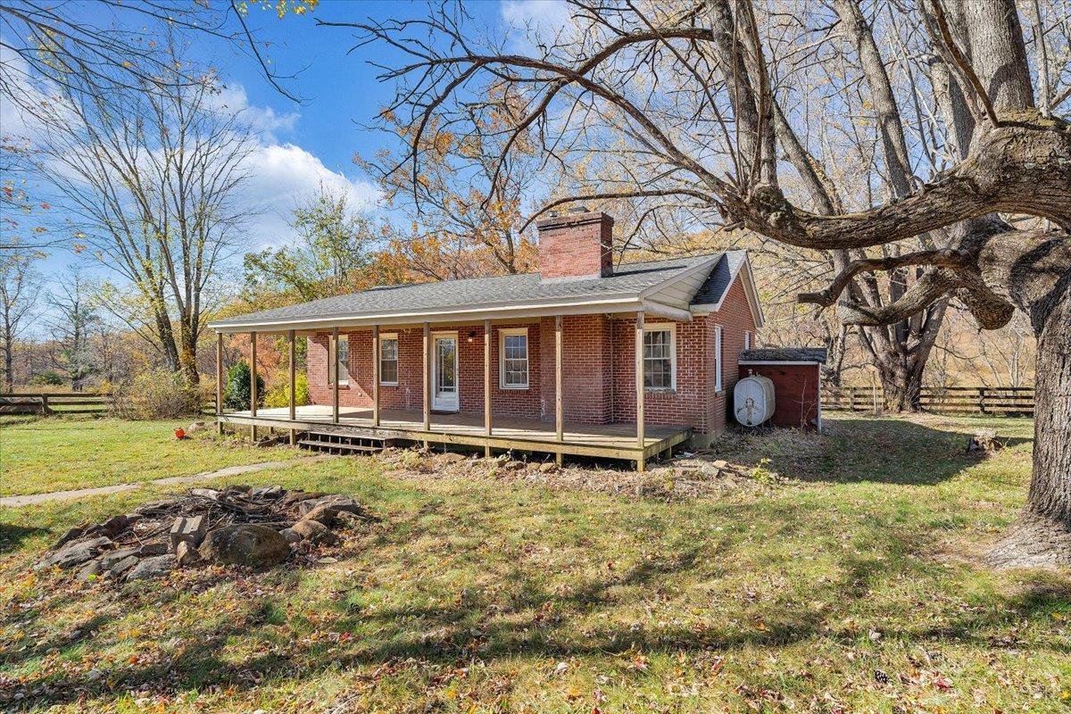 Big Island, Virginia 24526, United States, 2 Bedrooms Bedrooms, ,1 BathroomBathrooms,Residential,Pending,241384