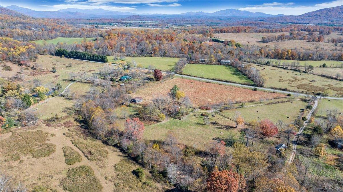 Big Island, Virginia 24526, United States, 2 Bedrooms Bedrooms, ,1 BathroomBathrooms,Residential,Pending,241384