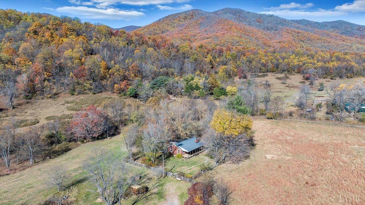 Big Island, Virginia 24526, United States, 2 Bedrooms Bedrooms, ,1 BathroomBathrooms,Residential,Pending,241384