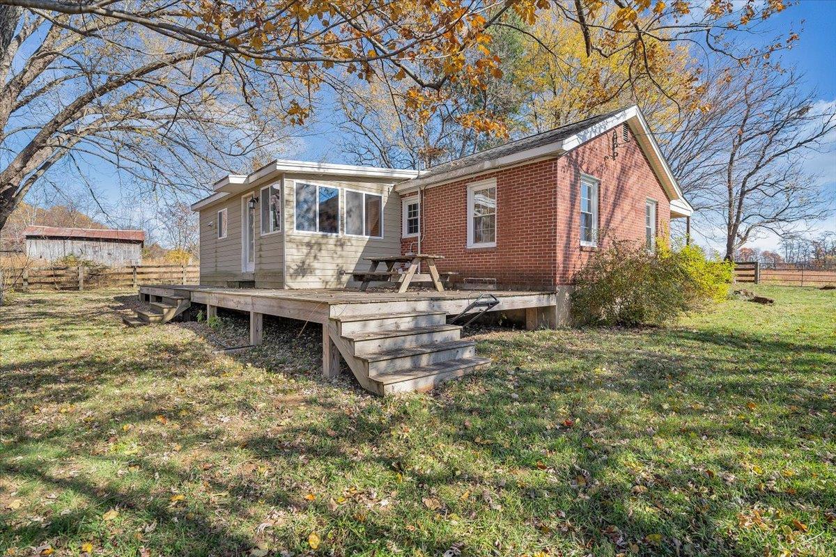 Big Island, Virginia 24526, United States, 2 Bedrooms Bedrooms, ,1 BathroomBathrooms,Residential,Pending,241384