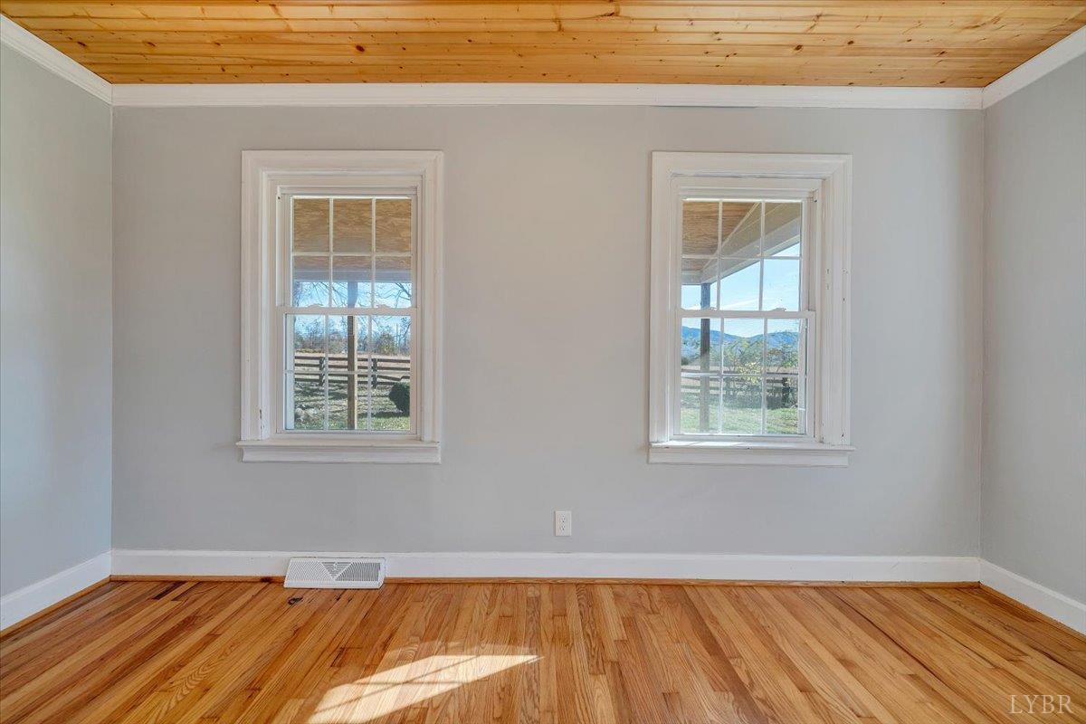 Big Island, Virginia 24526, United States, 2 Bedrooms Bedrooms, ,1 BathroomBathrooms,Residential,Pending,241384