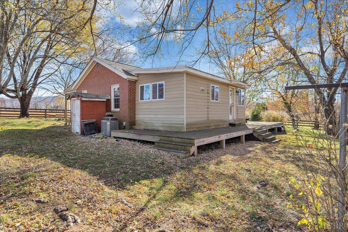 Big Island, Virginia 24526, United States, 2 Bedrooms Bedrooms, ,1 BathroomBathrooms,Residential,Pending,241384